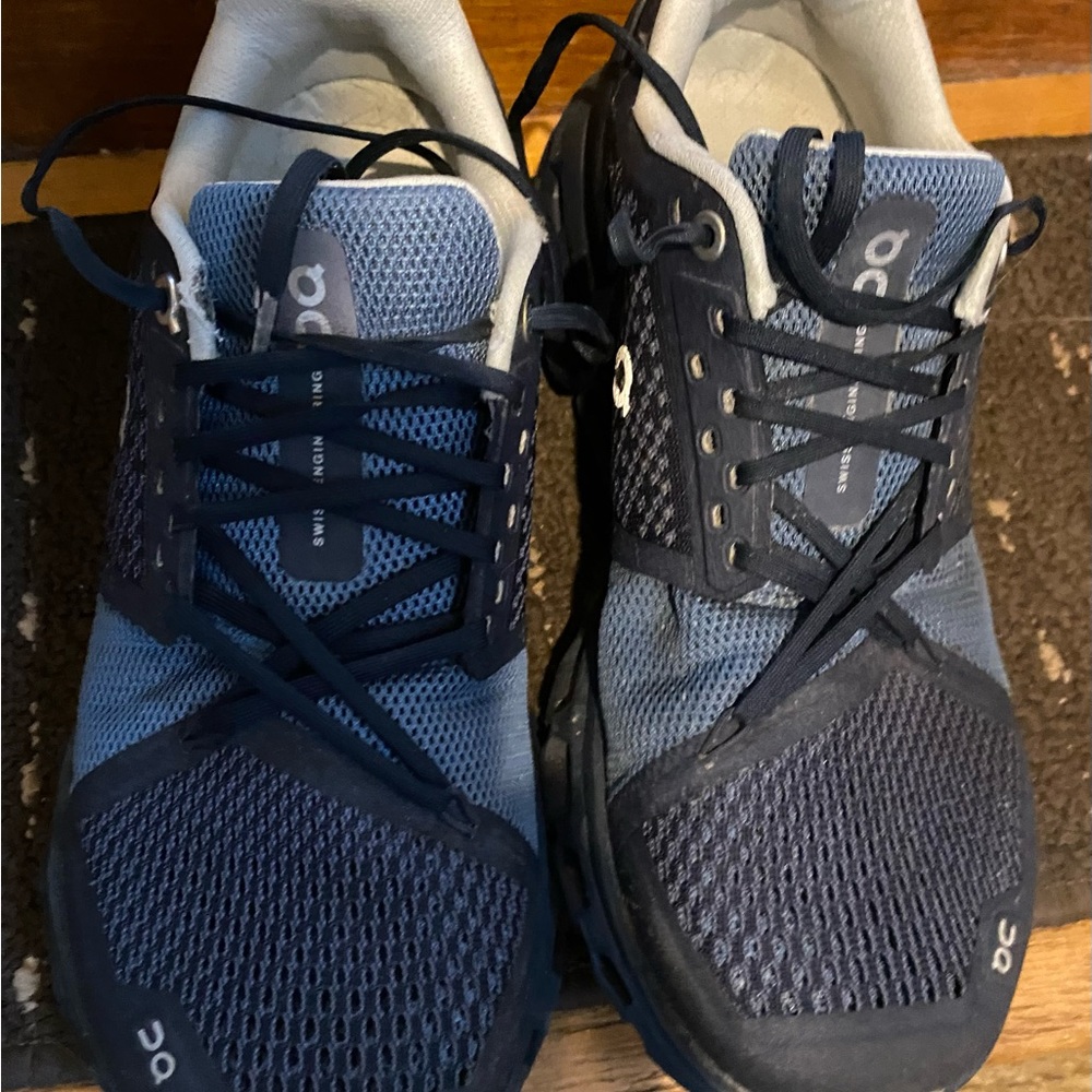 ON running Hiking/Walking size 7 1/2 Wore them for 2 weeks